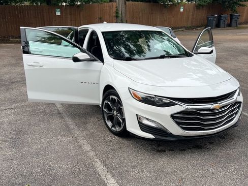 Used 2022 Chevrolet Malibu LT FWD image 2