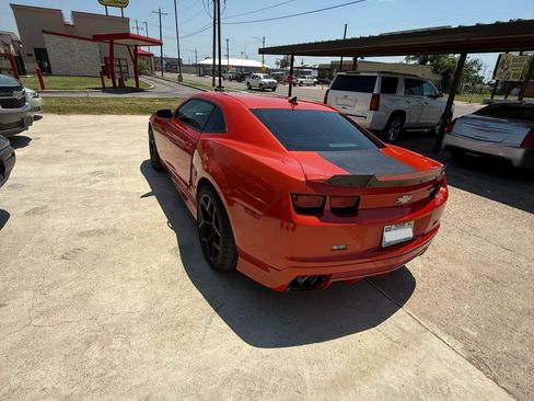 Used 2010 Chevrolet Camaro SS w/ LPO, Ground Effects Package image 9