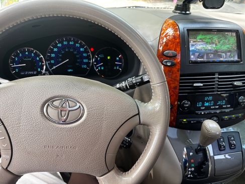 Used 2009 Toyota Sienna XLE w/ Towing Prep Pkg FWD image 19