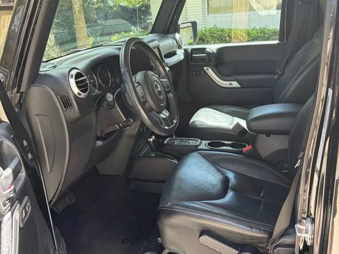 Used 2016 Jeep Wrangler Unlimited Sahara w/ Max Tow Package image 12