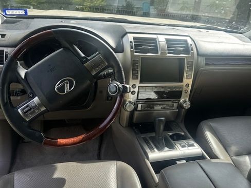Used 2011 Lexus GX 460 w/ Comfort Plus Pkg AWD/4WD image 9