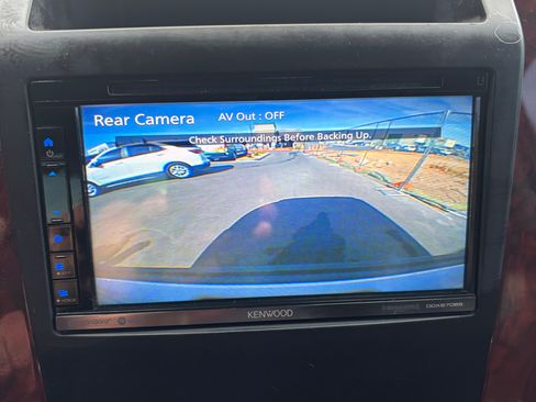 Used 2009 Cadillac Escalade AWD image 17