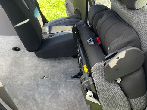 Used 2004 Pontiac Aztek 2WD w/ 1SB Preferred Equipment Group image 8