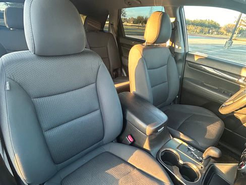 Used 2013 Kia Sorento LX image 10