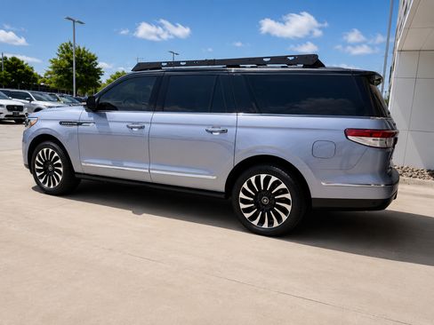 Used 2022 Lincoln Navigator L Black Label AWD/4WD image 2