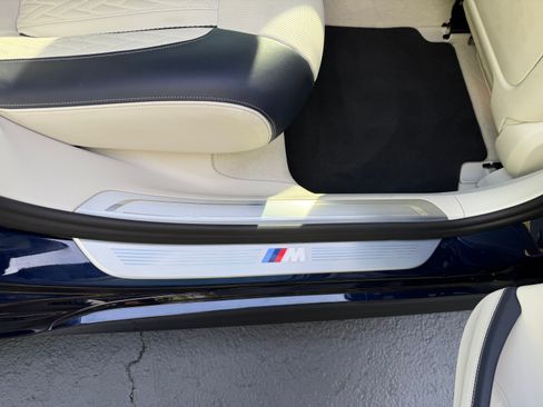 Used 2022 BMW 750i xDrive w/ Luxury Rear Seating Package AWD/4WD image 18