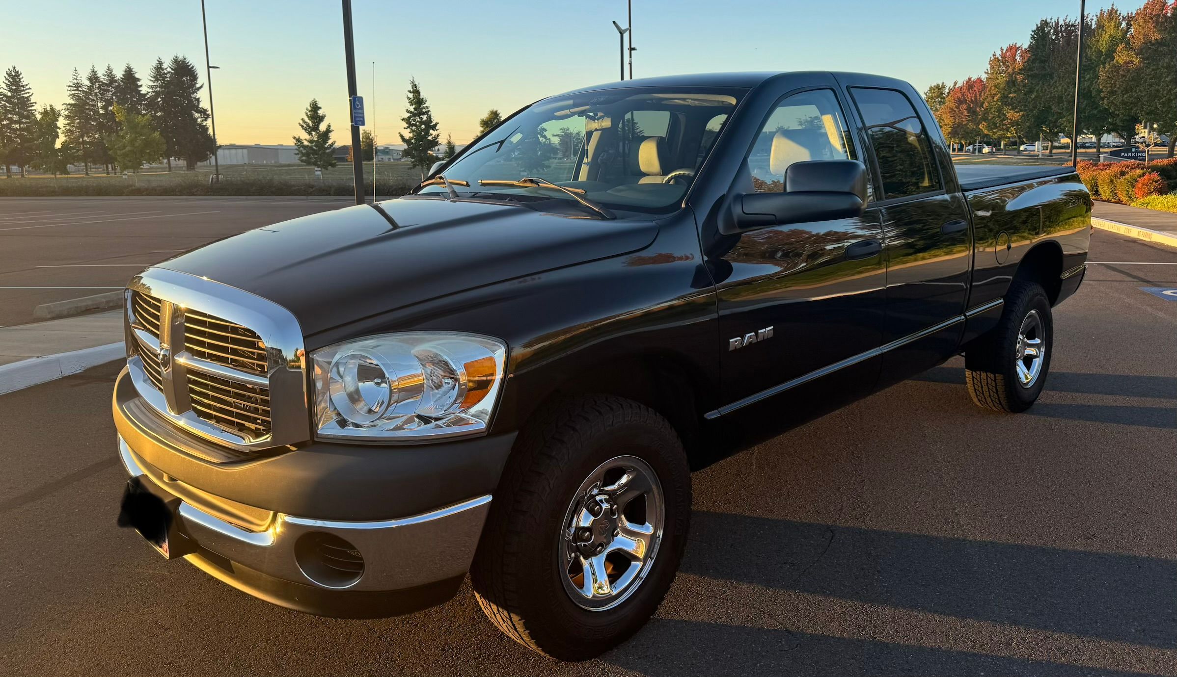 Used 2008 Dodge Ram 1500 Truck ST AWD/4WD image 2