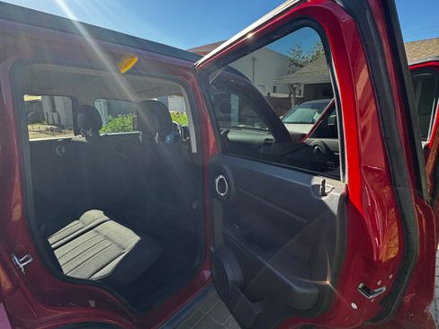 Used 2011 Dodge Nitro Heat RWD image 17