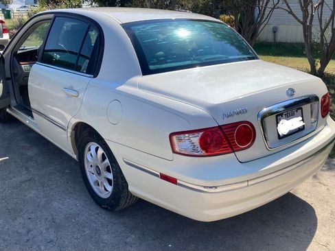 Used 2005 Kia Amanti image 2