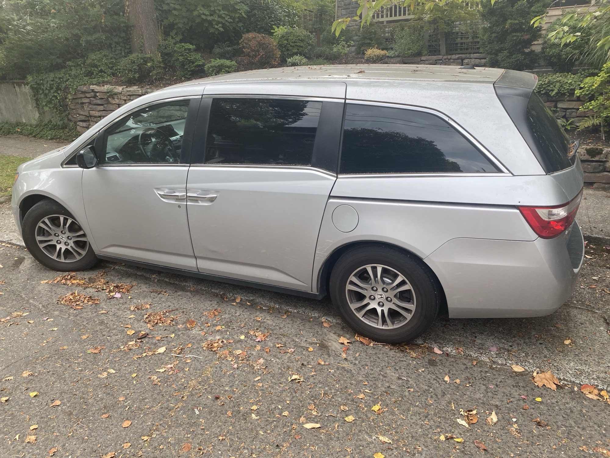Used 2011 Honda Odyssey EX-L image 2