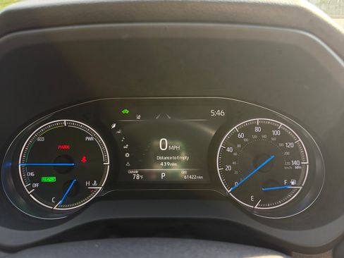 Used 2022 Toyota Venza XLE AWD/4WD image 18