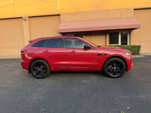 Used 2018 Jaguar F-PACE R-Sport image 13