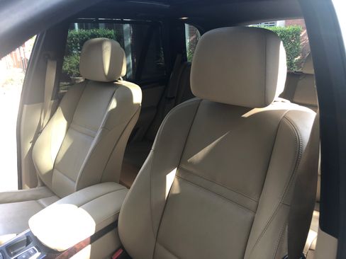Used 2011 BMW X5 xDrive50i AWD/4WD image 27