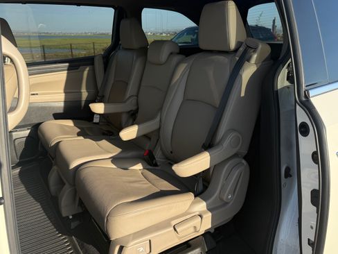 Used 2019 Honda Odyssey Elite image 14