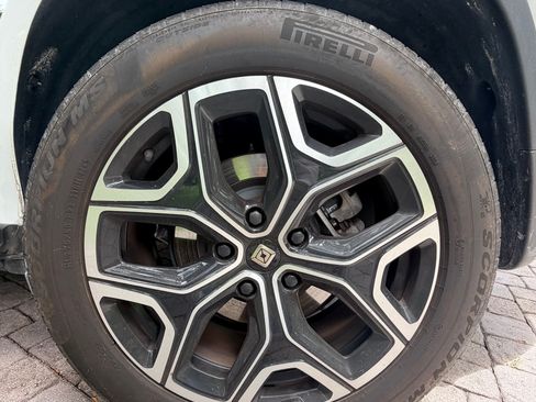 Used 2025 Rivian R1S Adventure AWD/4WD image 10