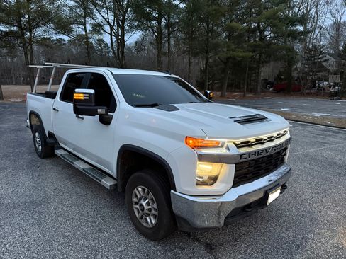Used 2020 Chevrolet Silverado 2500 LT w/ Snow Plow Prep/Camper Package image 13