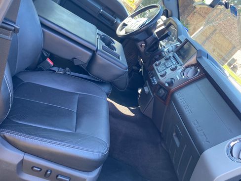 Used 2016 Ford F350 Lariat image 11