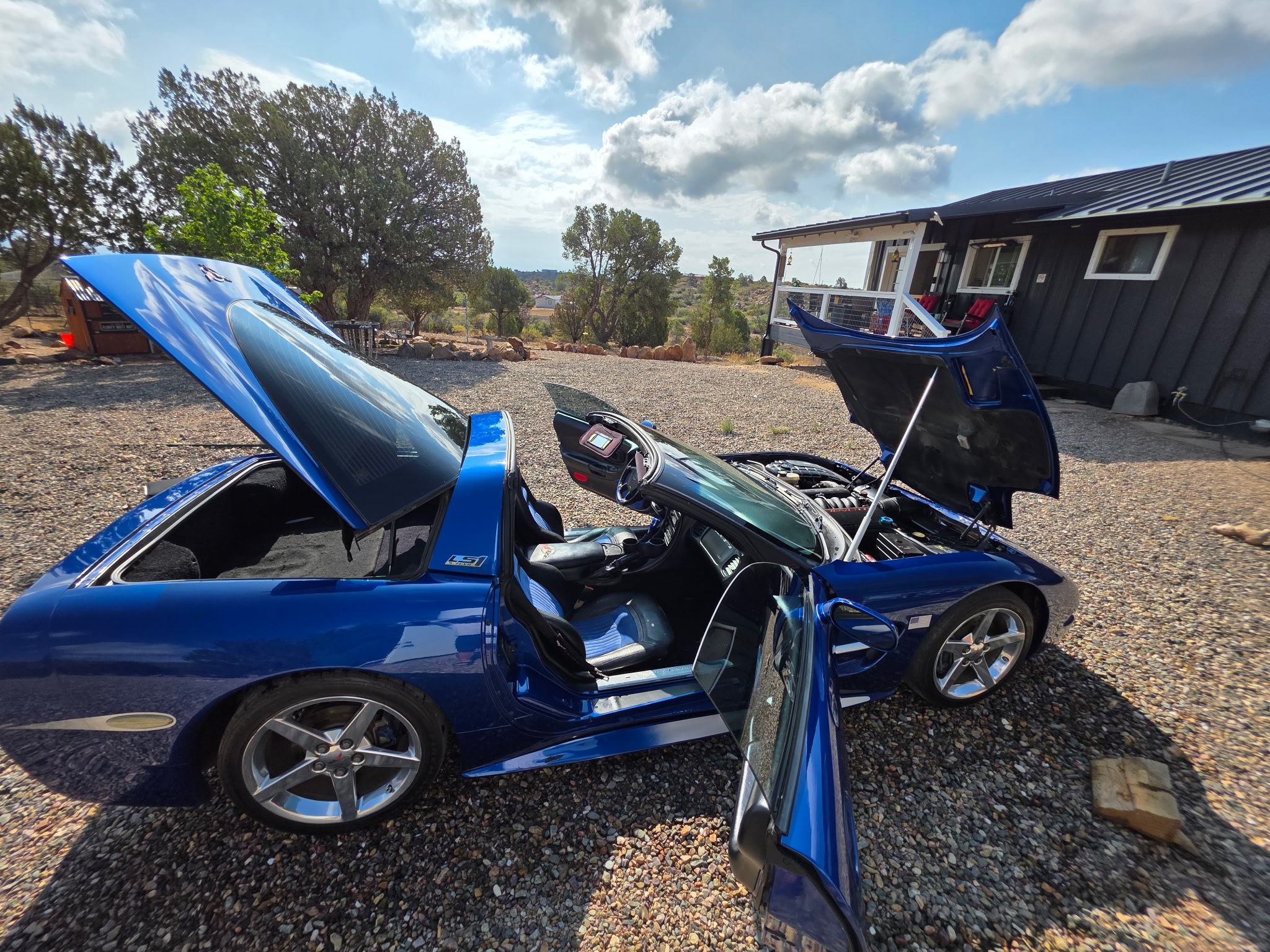 Used 2002 Chevrolet Corvette Coupe w/ Preferred Equipment Group1 RWD image 4