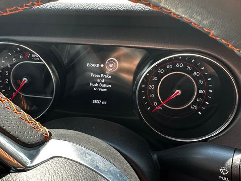 Used 2022 Jeep Gladiator Mojave w/ LED Lighting Group image 15