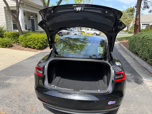Used 2018 Tesla Model 3 Long Range image 6