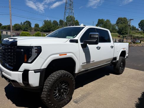 Used 2024 GMC Sierra 2500 Denali Ultimate AWD/4WD image 17