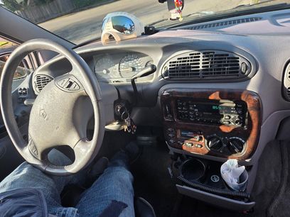 Used 1998 Chrysler Town & Country LXi