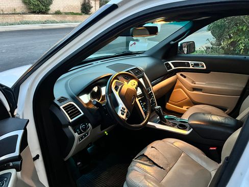 Used 2015 Ford Explorer Limited w/ Equipment Group 302A image 5