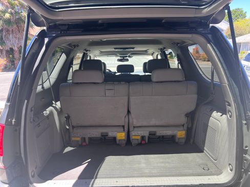 Used 2007 Toyota Sequoia Limited RWD image 10
