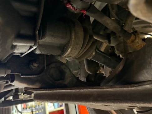 Used 2005 Chevrolet Astro Passenger AWD w/ LS Preferred Equipment Group image 11