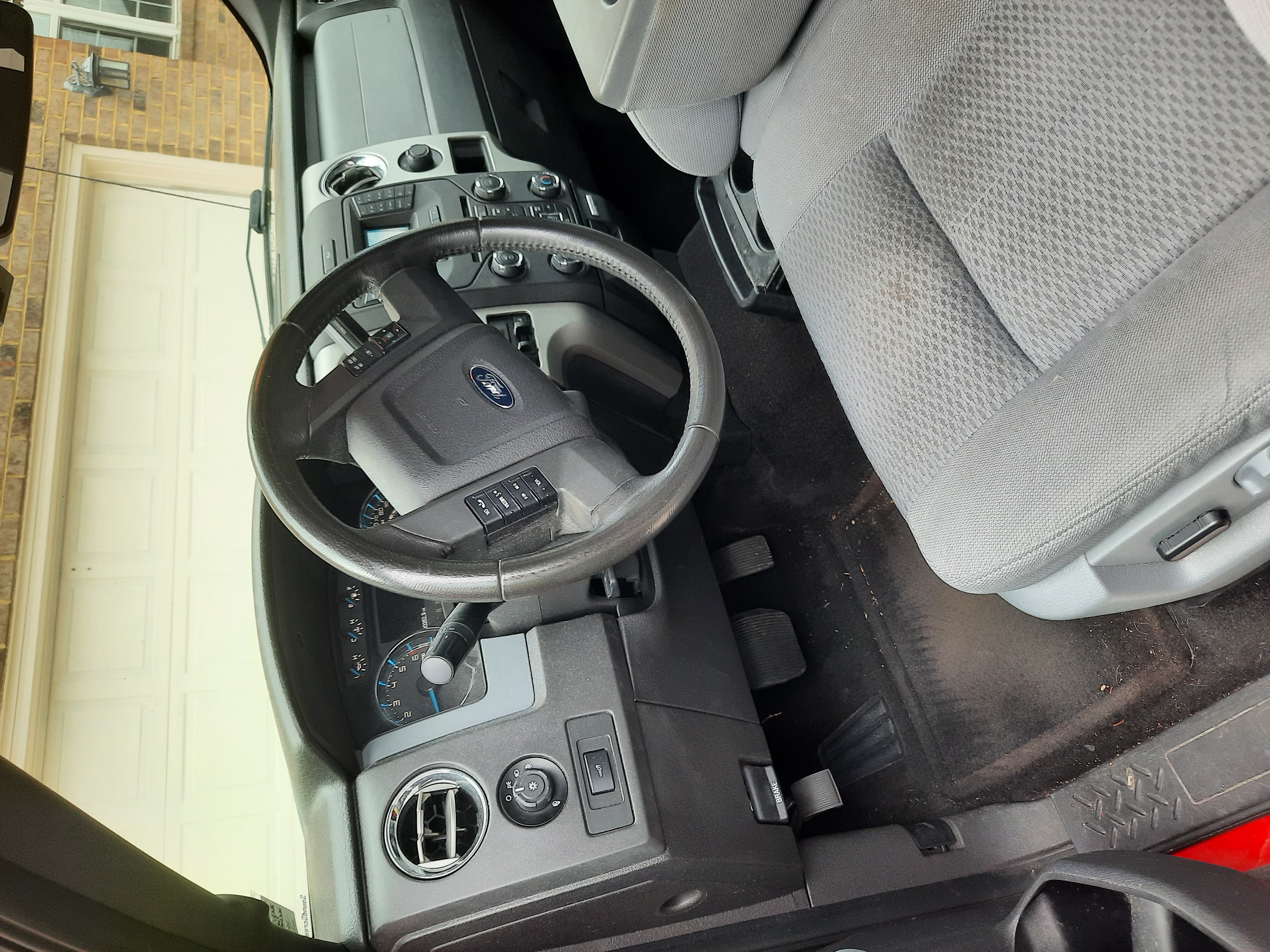 Used 2014 Ford F150 XLT w/ Equipment Group 302A Luxury AWD/4WD image 4