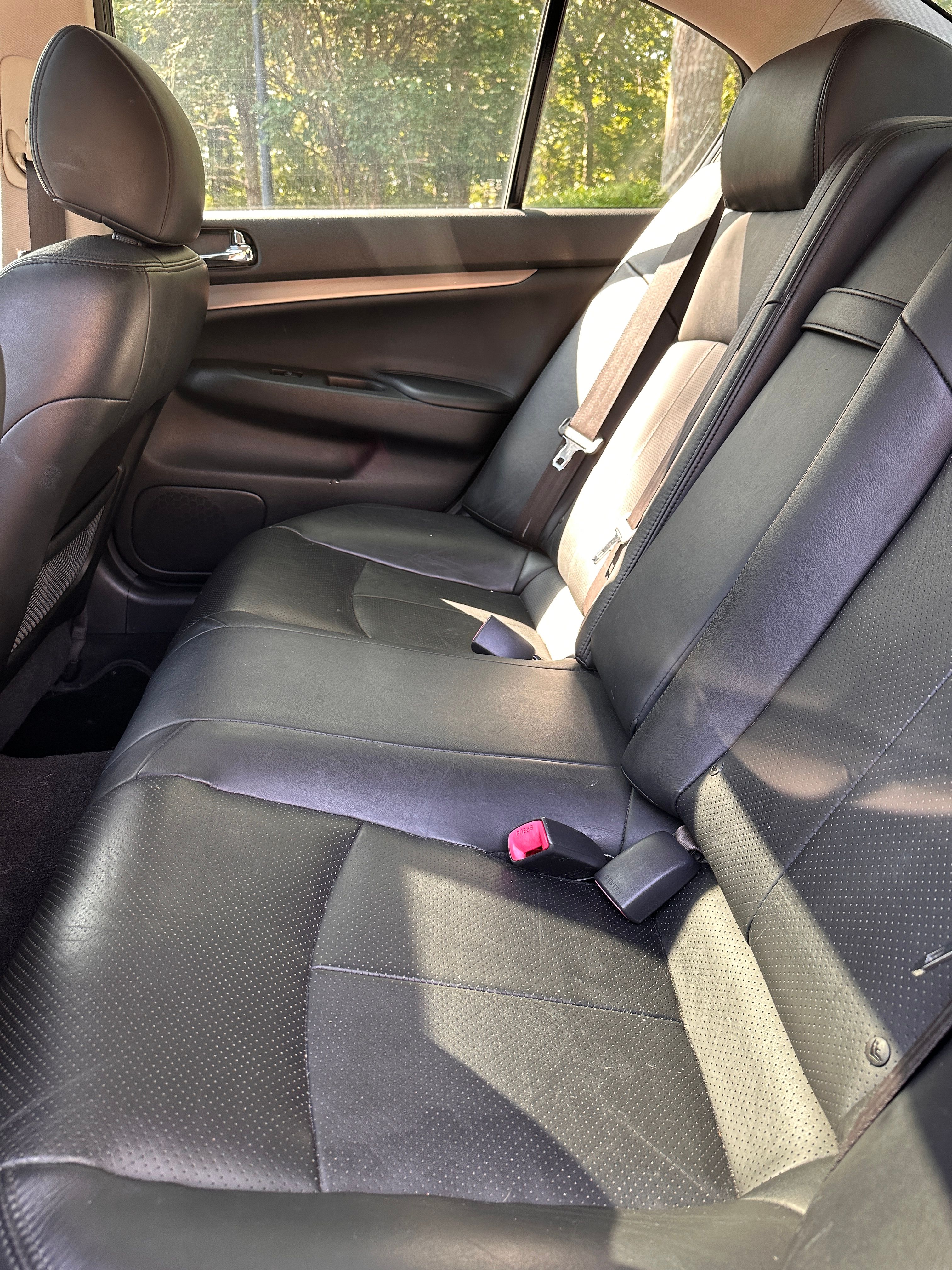 Used 2012 INFINITI G37 x Sedan w/ Premium Pkg AWD/4WD image 5