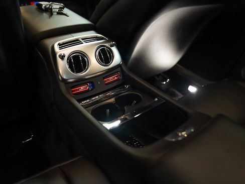 Used 2015 Rolls-Royce Wraith image 29