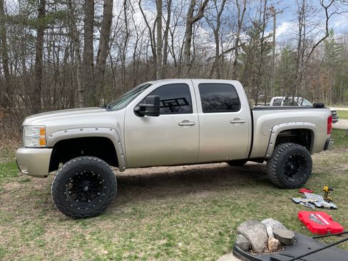Used 2009 Chevrolet Silverado 1500 LTZ w/ Safety Package image 12