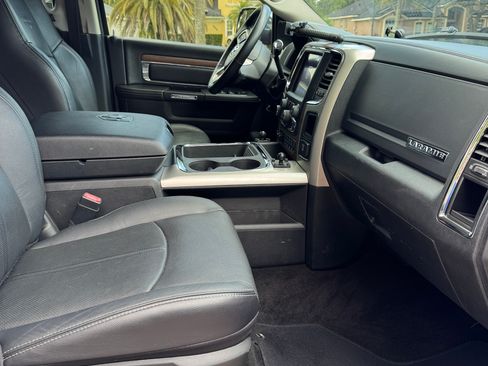 Used 2018 RAM 3500 Laramie AWD/4WD image 9