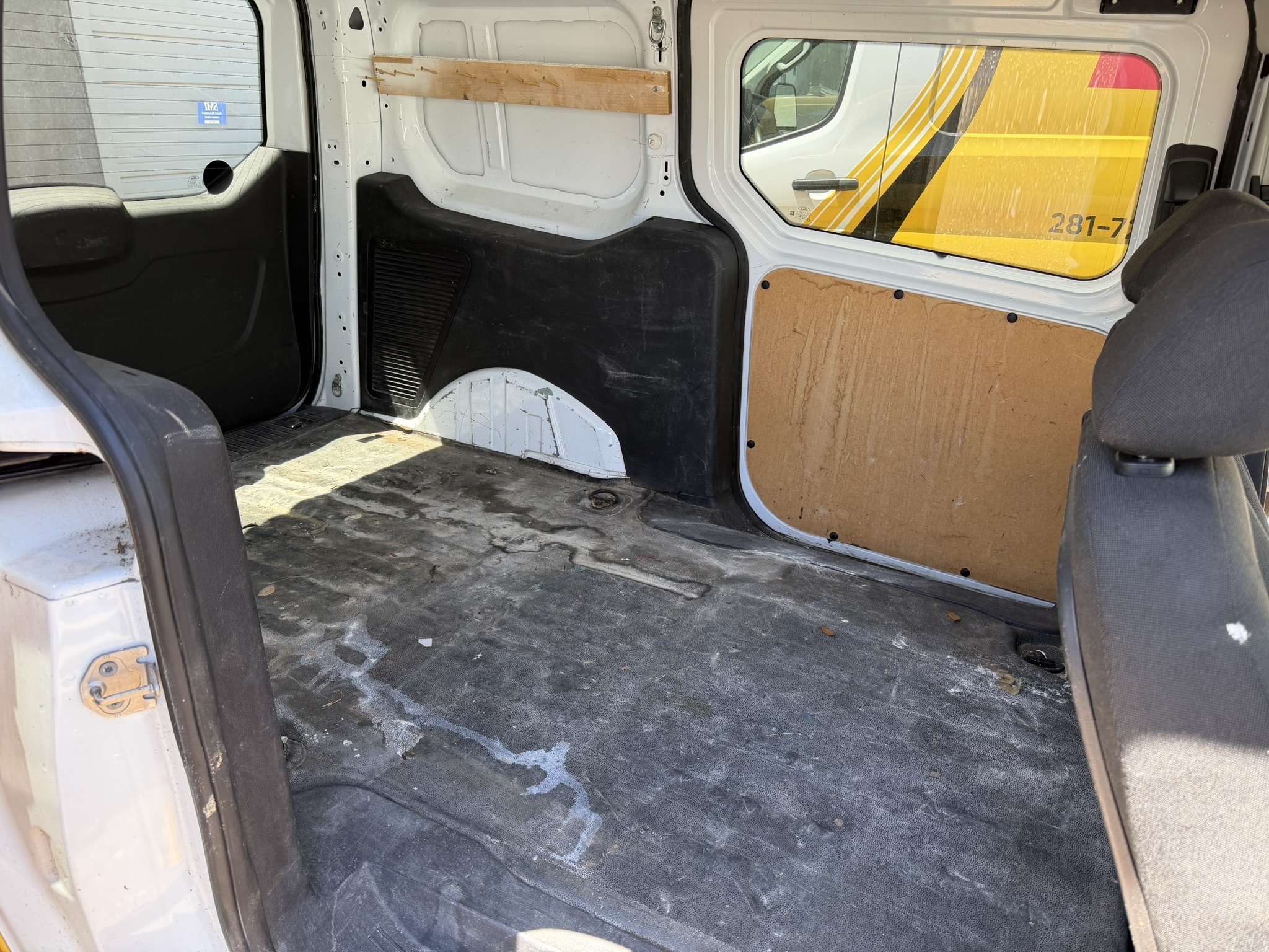 Used 2015 Ford Transit Connect XLT FWD image 4