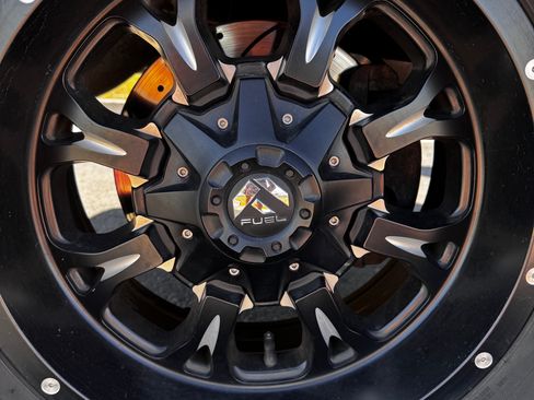 Used 2006 GMC Sierra 2500 SLT w/ Heavy-Duty Power Package image 12