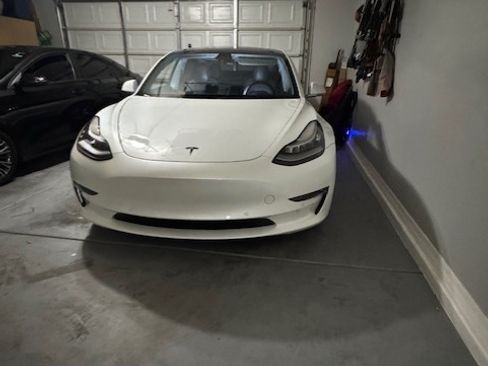 Used 2020 Tesla Model 3 Long Range image 17