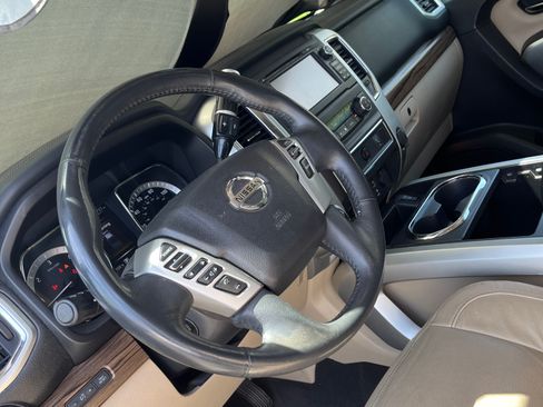 Used 2016 Nissan Titan SL AWD/4WD image 13