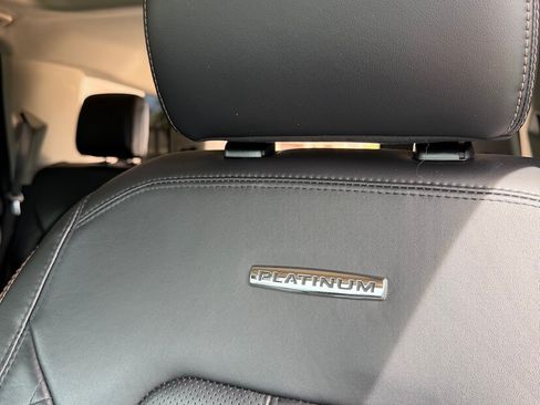 Used 2021 Ford Expedition Platinum image 12