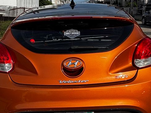 Used 2016 Hyundai Veloster Turbo w/ Option Group 04 FWD image 5