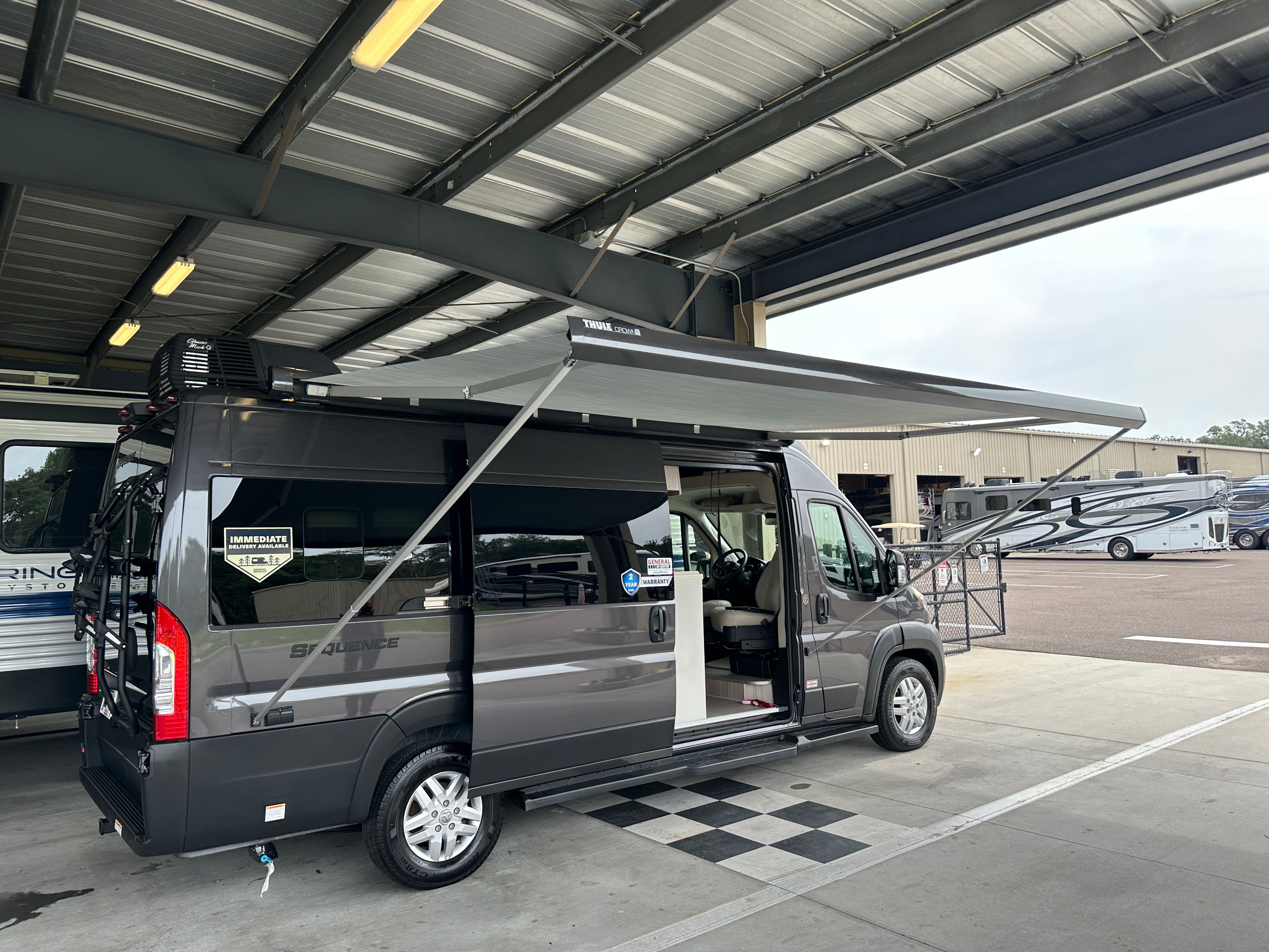 Used 2022 RAM ProMaster 3500 w/ Premium R/V Group FWD image 9