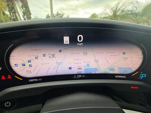 Used 2022 Porsche Taycan image 10