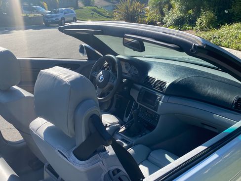Used 2005 BMW M3 Convertible image 8