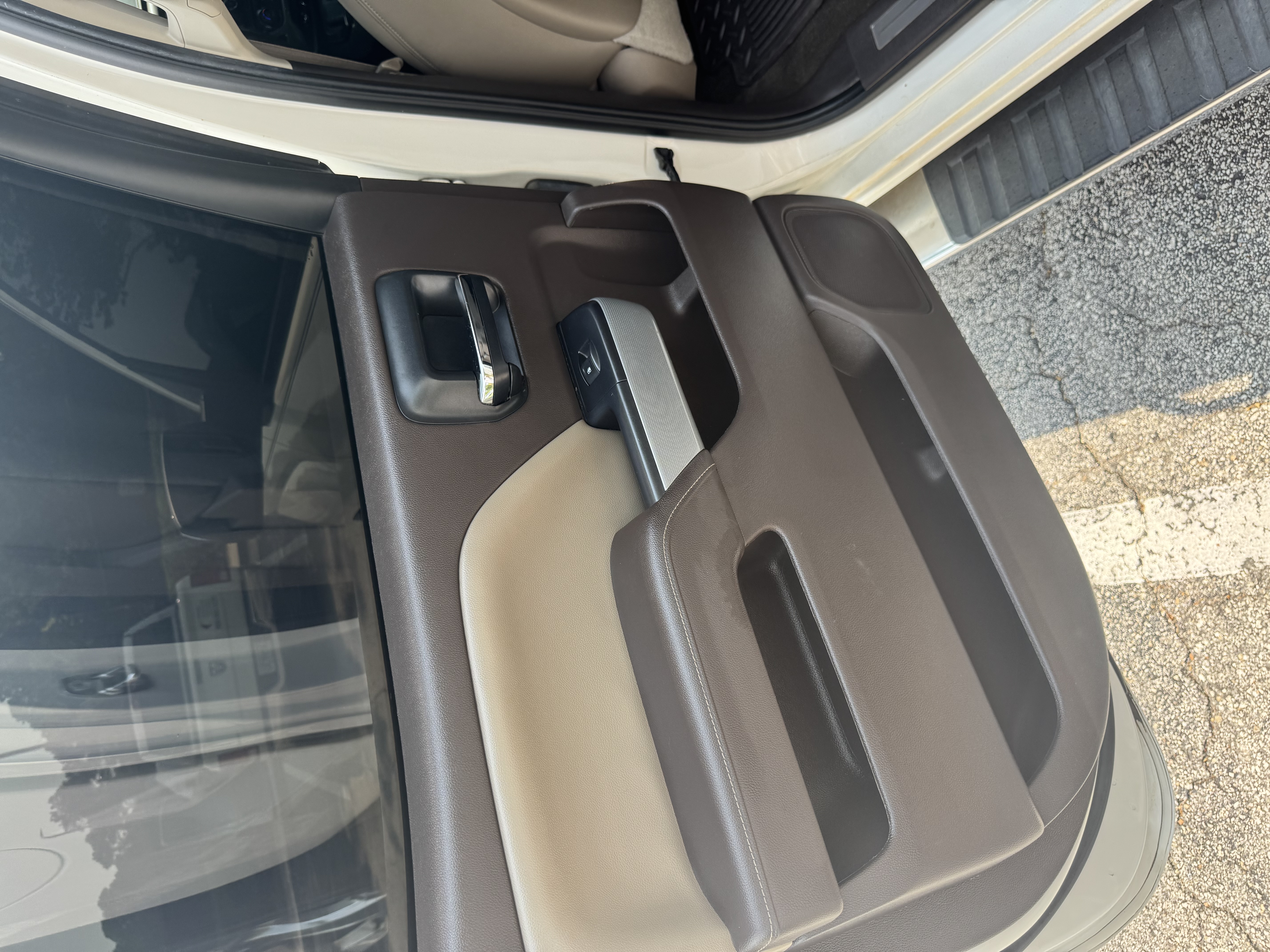Used 2014 Chevrolet Silverado 1500 LTZ Z71 w/ LTZ Plus Package AWD/4WD image 17