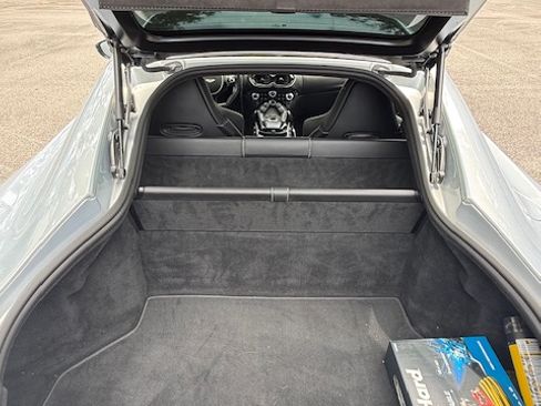 Used 2019 Aston Martin V8 Vantage Coupe RWD image 4