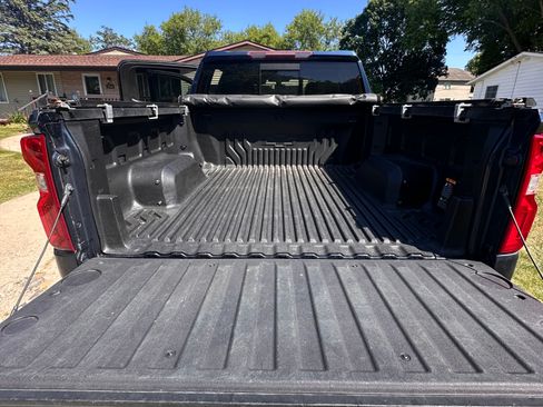 Used 2020 Chevrolet Silverado 1500 LT Trail Boss AWD/4WD image 12