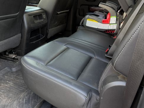 Used 2019 GMC Sierra 2500 SLT w/ Duramax Plus Package AWD/4WD image 8