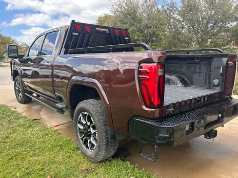 Used 2024 GMC Sierra 2500 Denali Ultimate AWD/4WD image 6