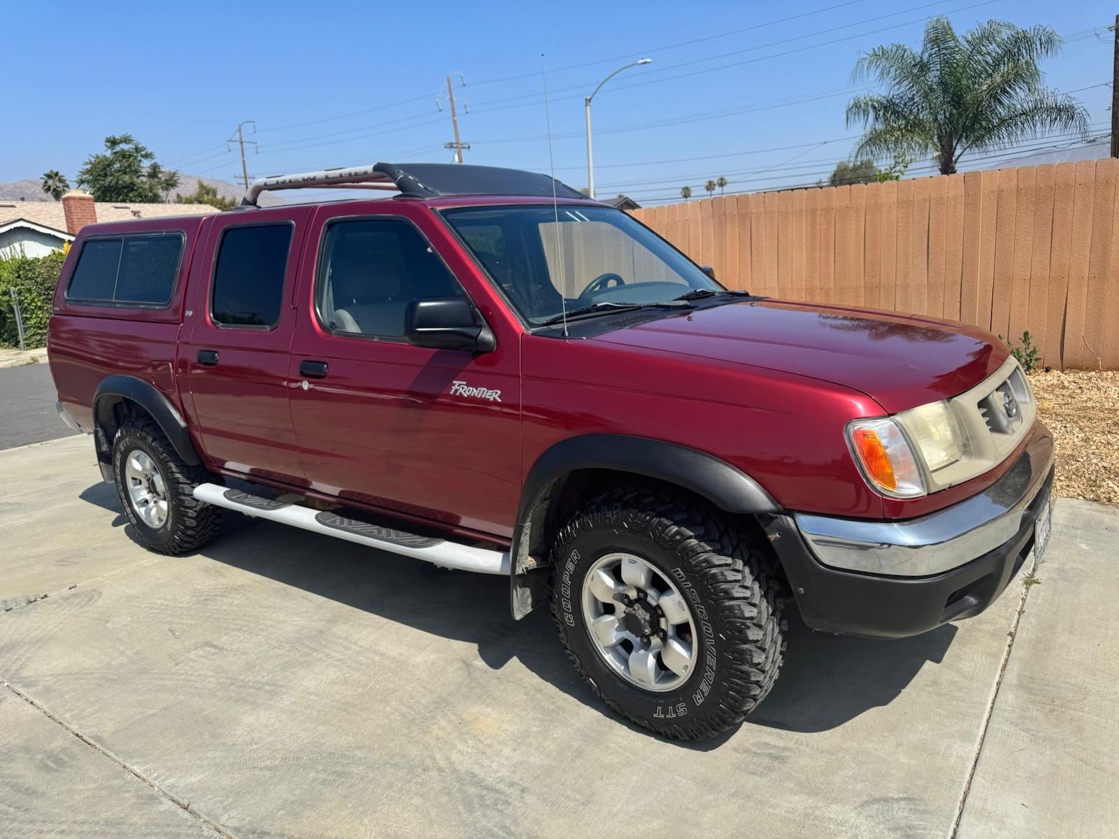 Used 2000 Nissan Frontier XE AWD/4WD image 1