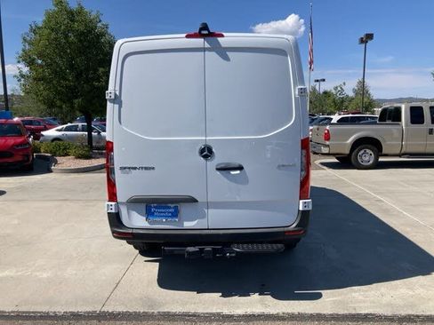 Used 2021 Mercedes-Benz Sprinter 2500 image 4